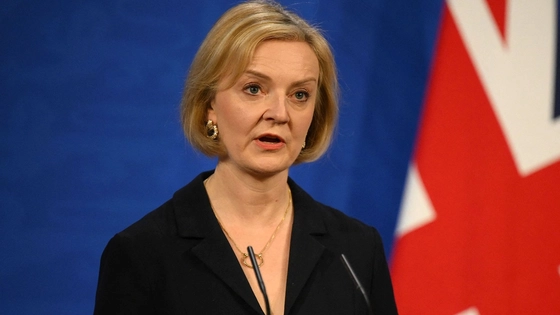 就职仅45天的特拉斯宣布辞去英国首相职务