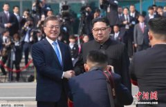 ����Ө̸�����쵼�˻�����һЦ������