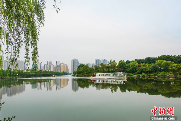 图为临桂新区防洪排涝及湖塘水系工程。 何平江 摄 广西桂林打造新版“两江四湖”“山环水绕”格局初现