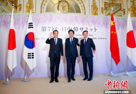 ���ǿ��ϯ���ߴ����պ��쵼�˻��飺Ϊ�ٽ����޵ĺ�ƽ�ȶ�������