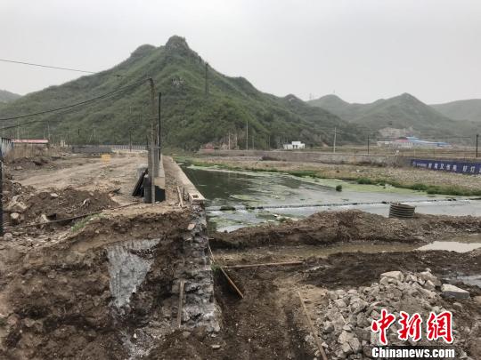 阳泉市平定县石门口乡乱流桥修建工程 王贺 摄 河北、山西积极开展防汛备汛工作