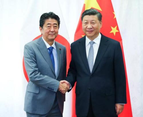 9月12日,国家主席习近平在符拉迪沃斯托克会见日本首相安倍晋三。新华社记者 谢环驰 摄 习主席在符拉迪沃斯托克
