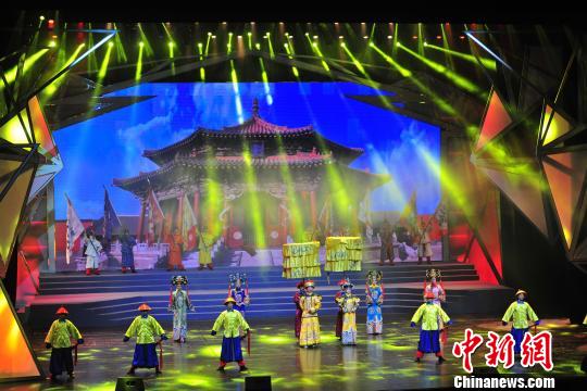 大型表演秀《盛京赋》将演出推向了高潮。 于海洋 摄 中外友人共聚“沈阳国际友好之夜” 载歌载舞表达爱沈情义